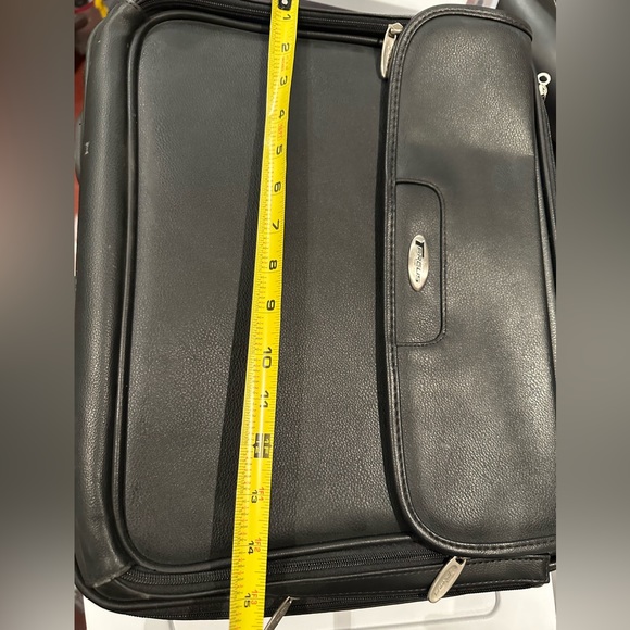 Targus Leather laptop case - Picture 16 of 16